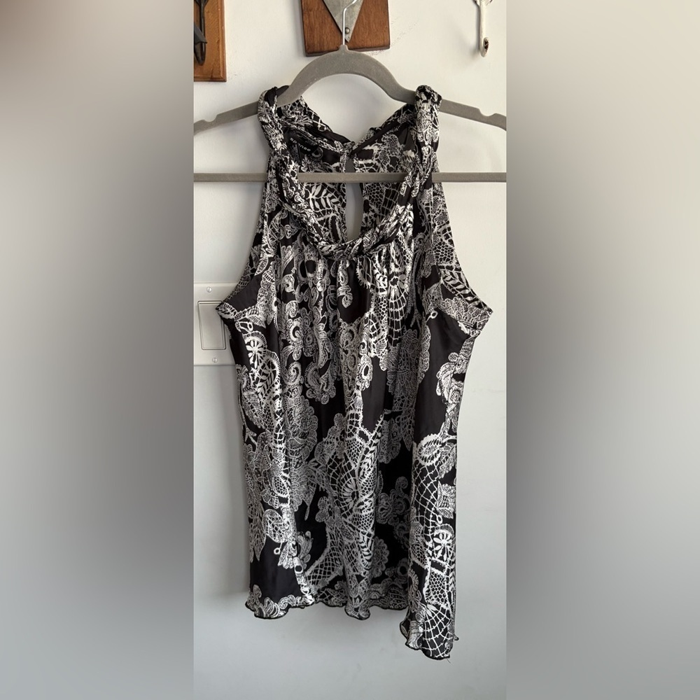 Black and White Lace Patterned Women's Top